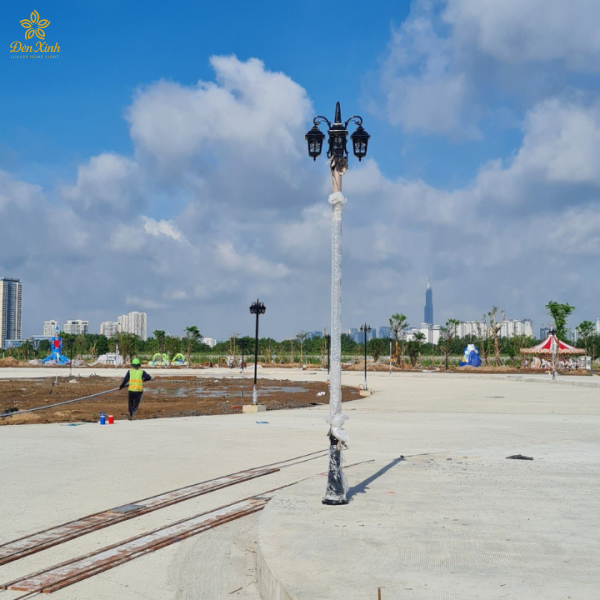Đèn Trụ DT35T4