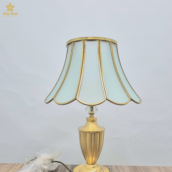 Đèn Để Bàn DB8001