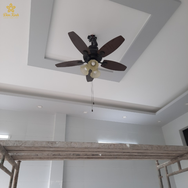 Quạt Đèn Trang Trí QDT4224