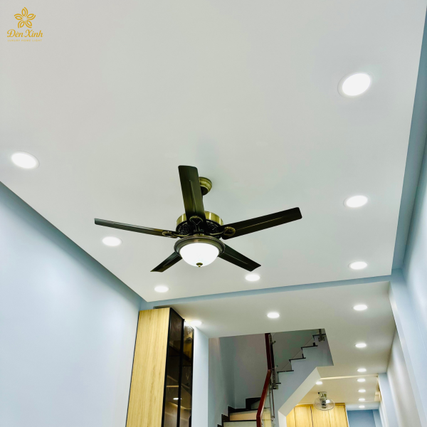 Quạt Đèn Trang Trí QDT48011