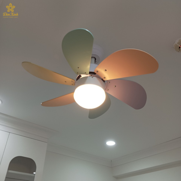 Quạt Đèn Trang Trí QDT1096